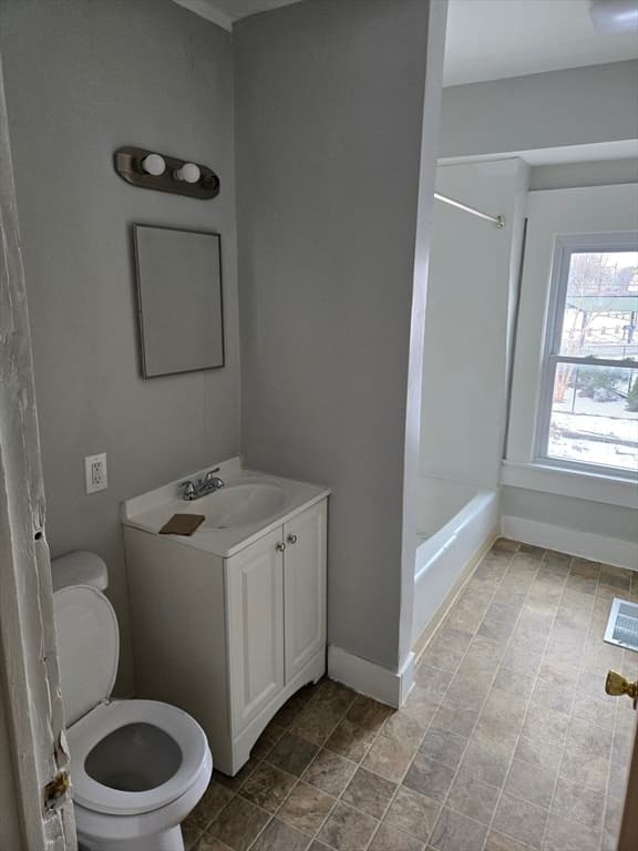 162 Northampton Ave, Springfield MA 01109 photo 7