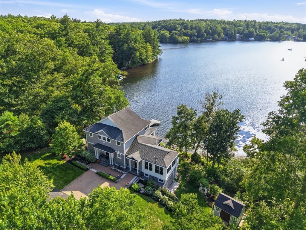 6 Weetamoo Way, Westford MA 01886