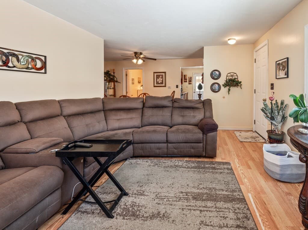 242 Pleasant Street, Leominster MA 01453 photo 20