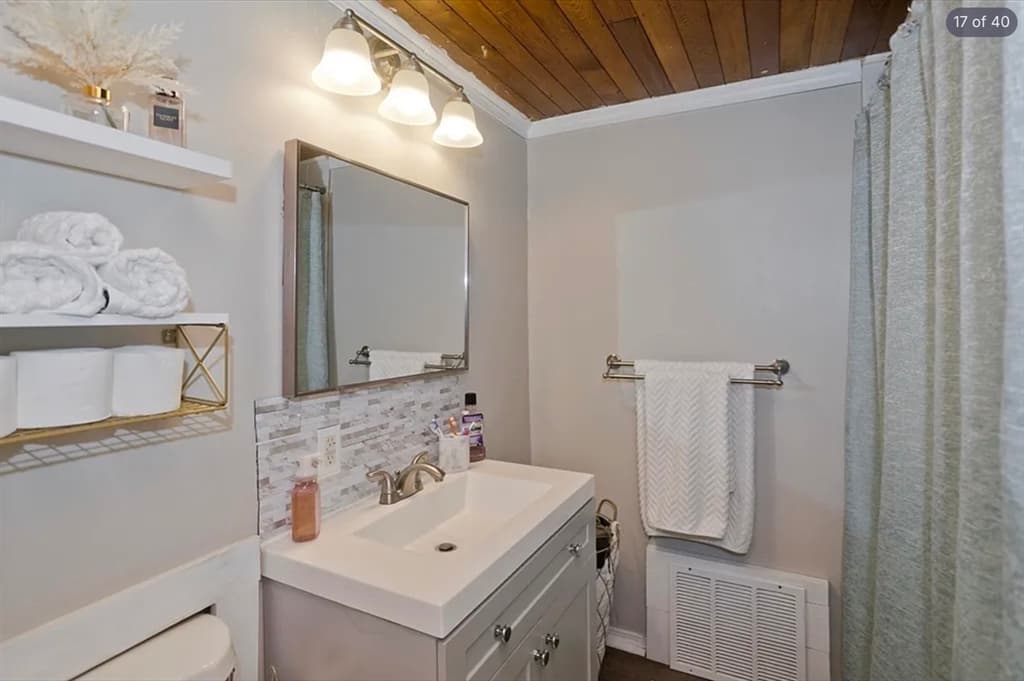 47 Taylor St, Holyoke MA 01040 photo 17