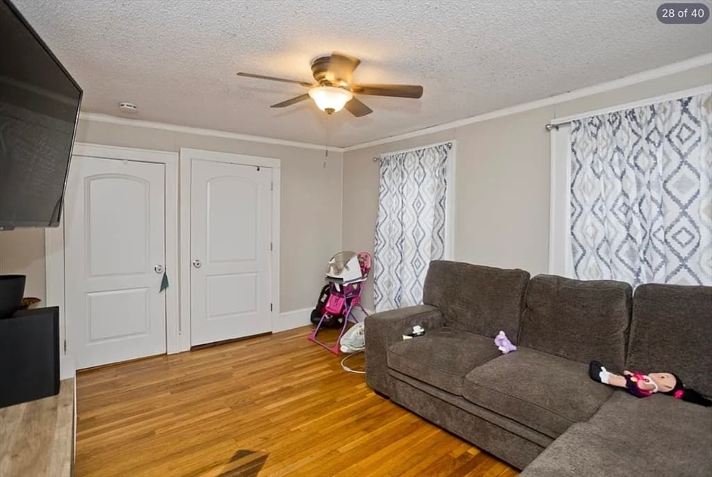 47 Taylor St, Holyoke MA 01040 photo 28