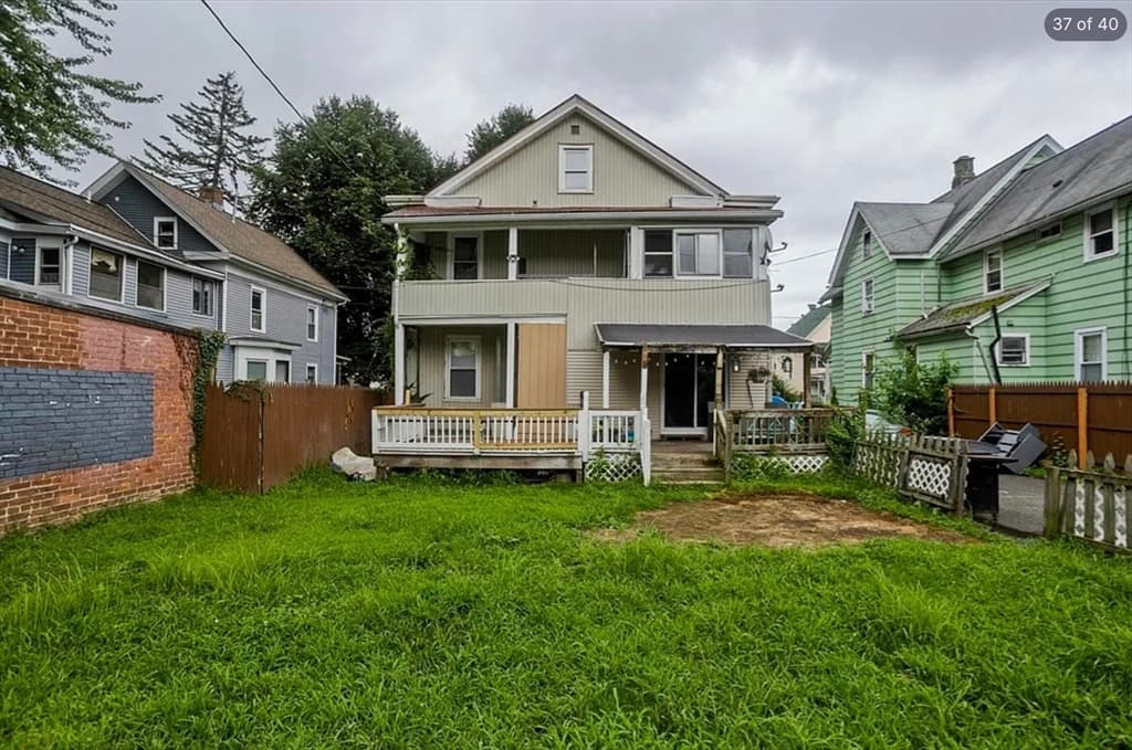 47 Taylor St, Holyoke MA 01040 photo 37