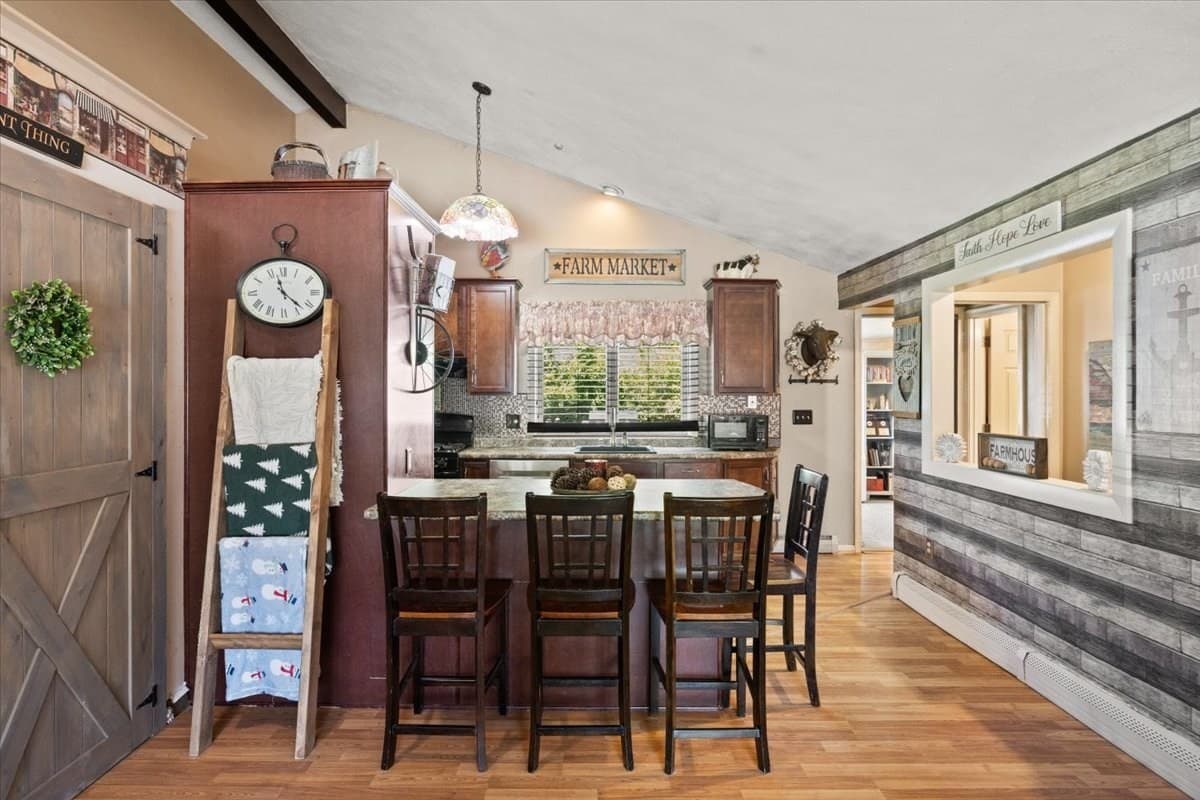 Single Family Residence at 11 Longview Rd, Brockton MA 02301, photo 2 of 39