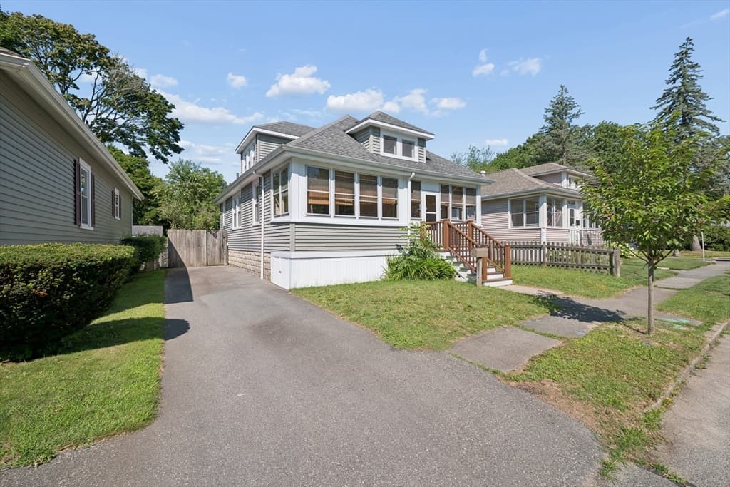 256 Green St, Fairhaven MA 02719 photo 3