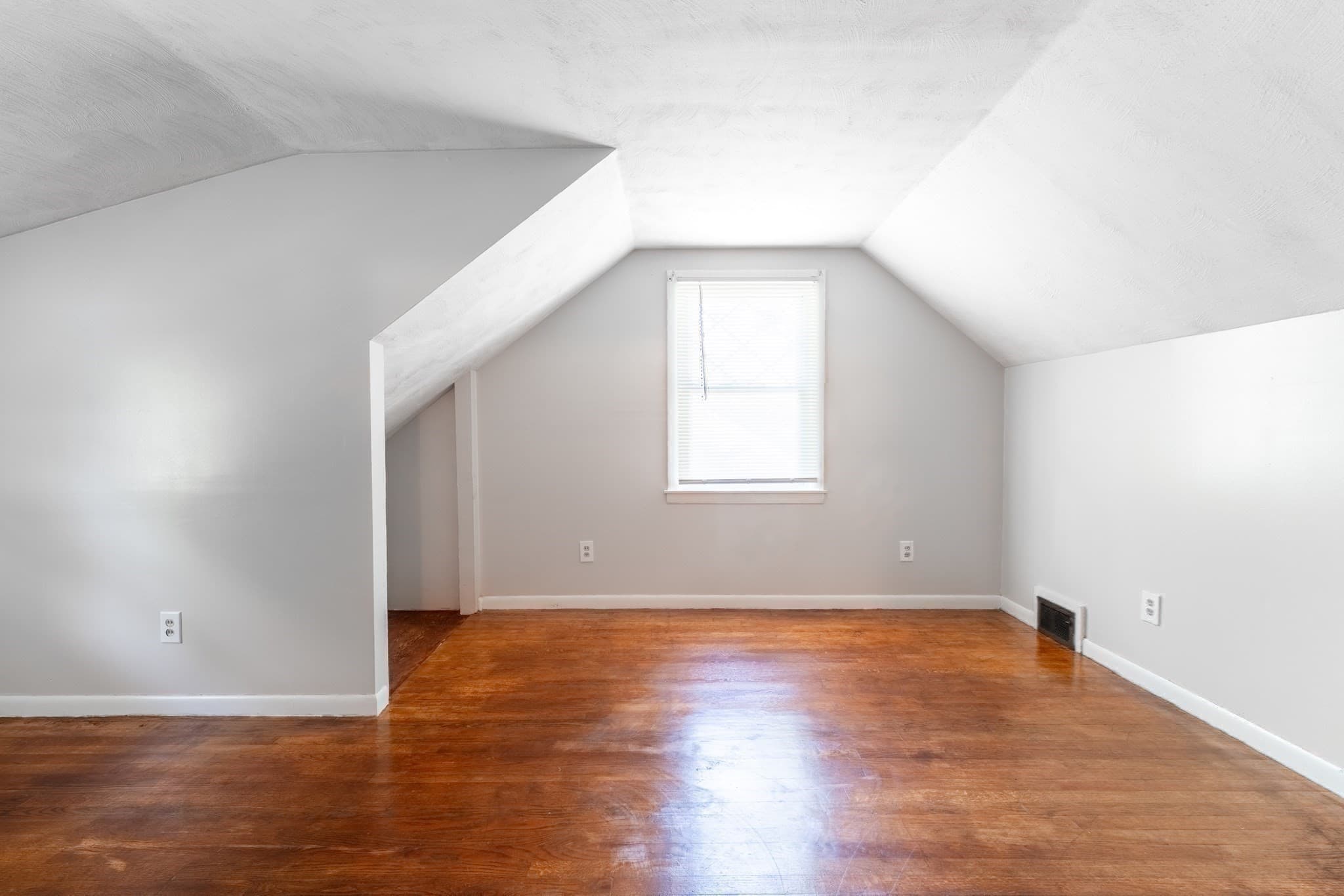 Single Family Residence at 12 Kenway Dr, Springfield MA 01104, Springfield, photo 18 of 29