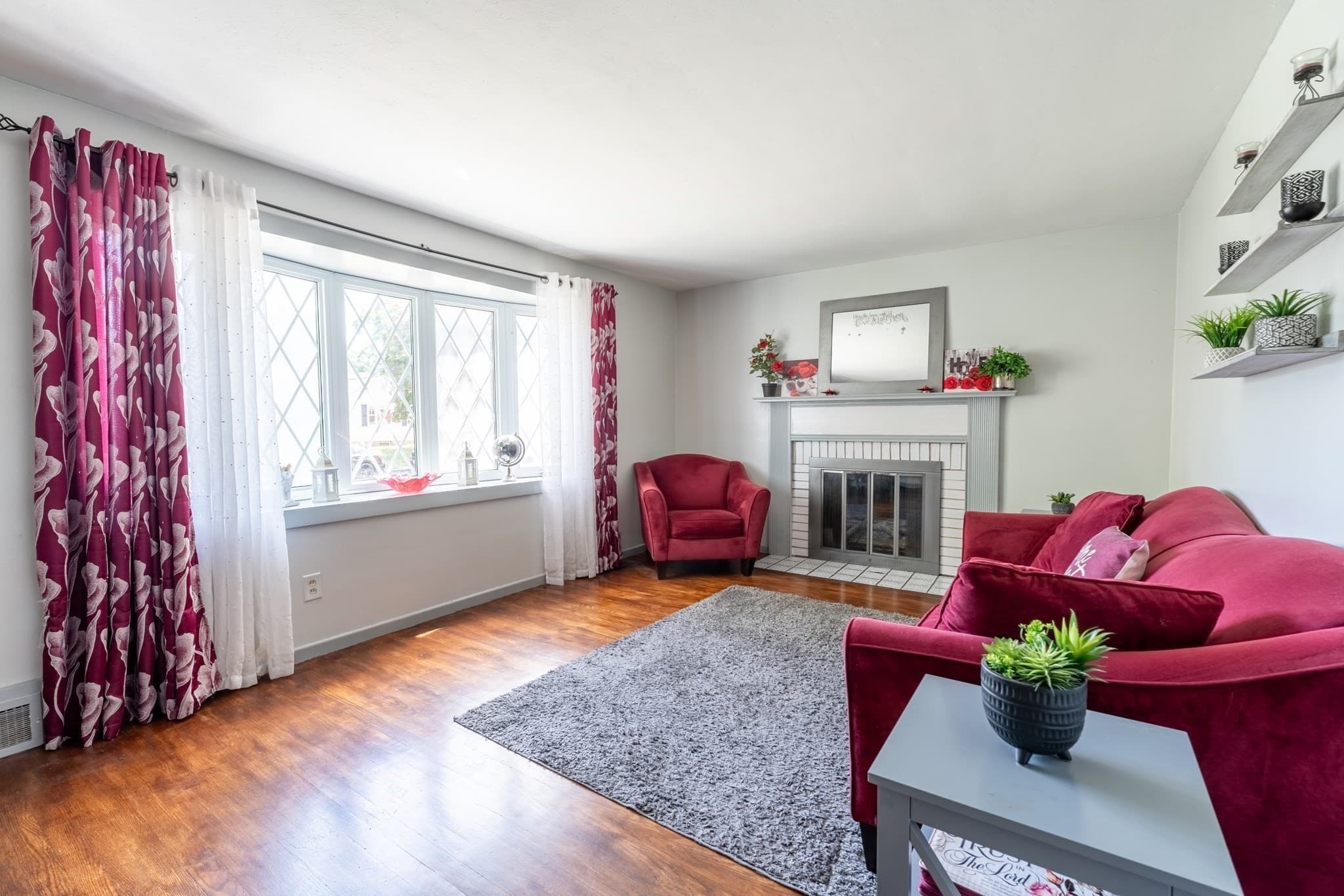 Single Family Residence at 12 Kenway Dr, Springfield MA 01104, Springfield, photo 4 of 29