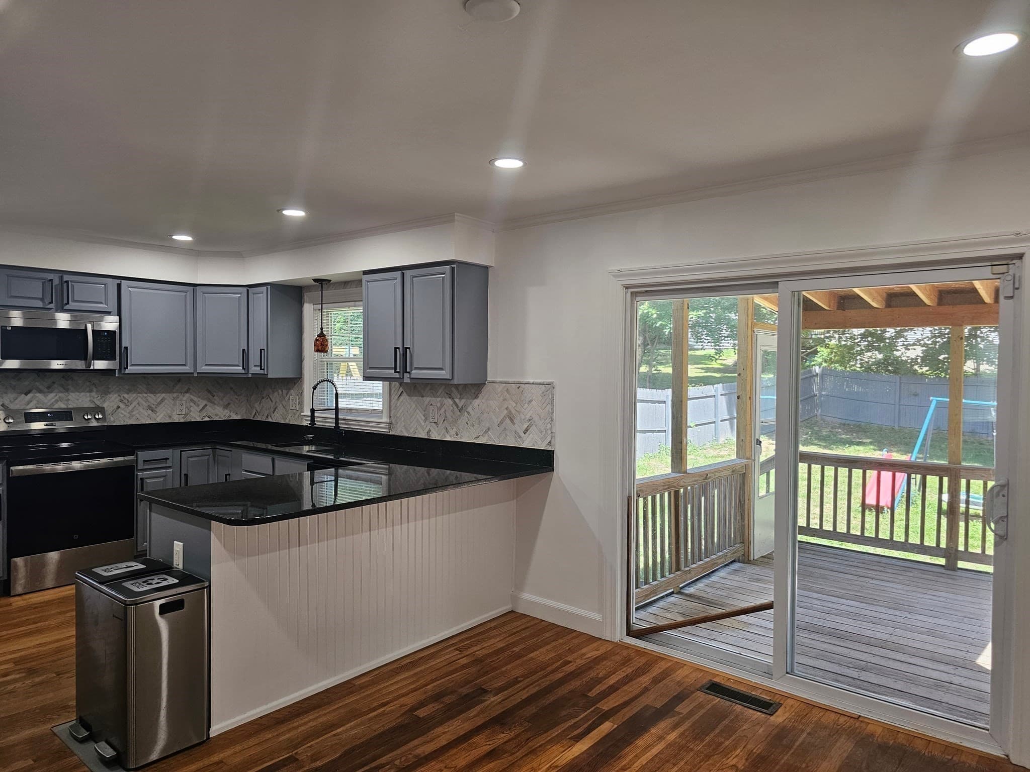 Single Family Residence at 85 Lexington Ave, Lowell MA 01854, photo 10 of 33