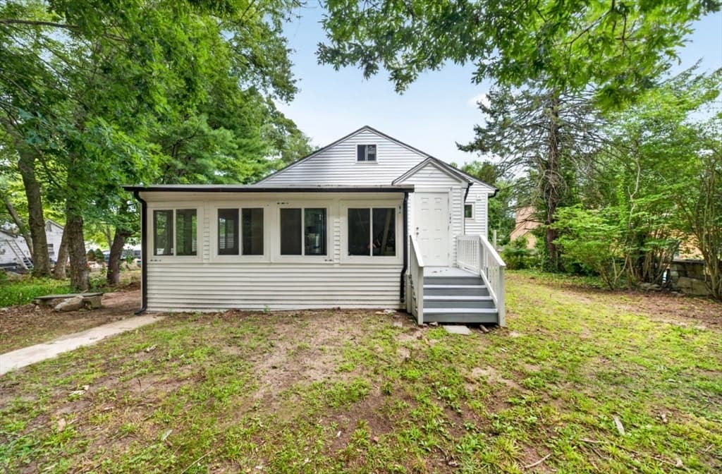 69 Wolcott Ave, Dartmouth MA 02747 photo 23