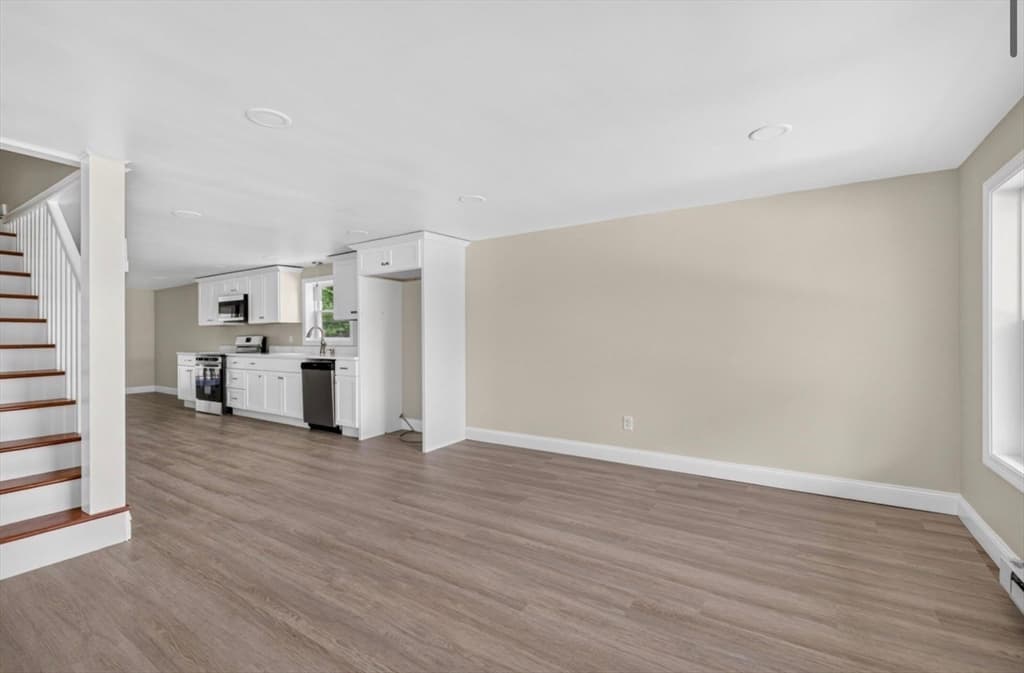 69 Wolcott Ave, Dartmouth MA 02747 photo 6