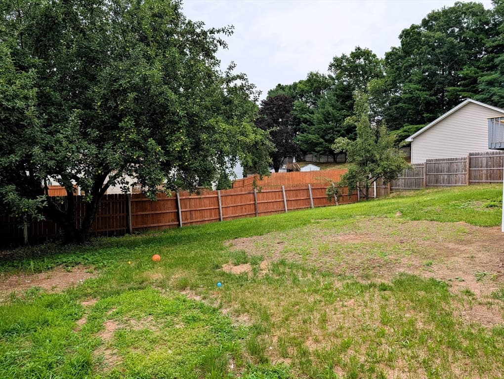 22 Pine Needle Ln, Springfield MA 01118 photo 28