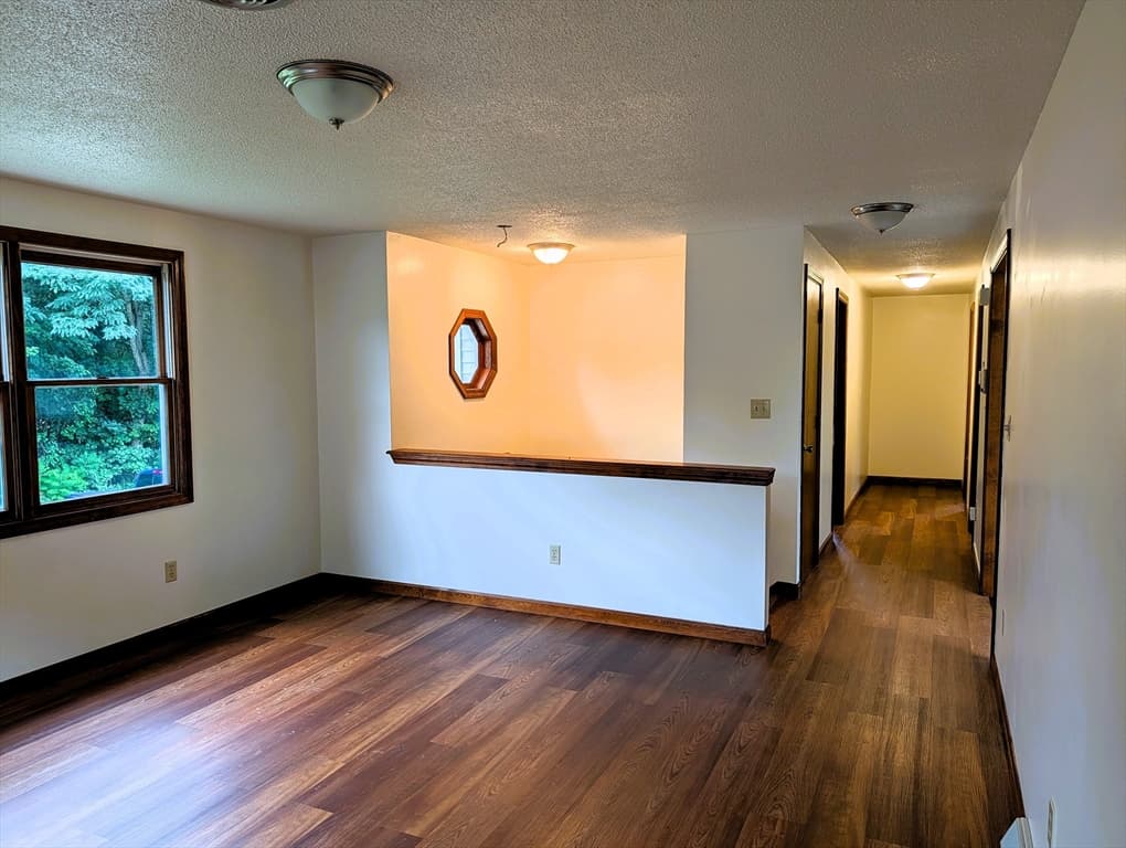 22 Pine Needle Ln, Springfield MA 01118 photo 4