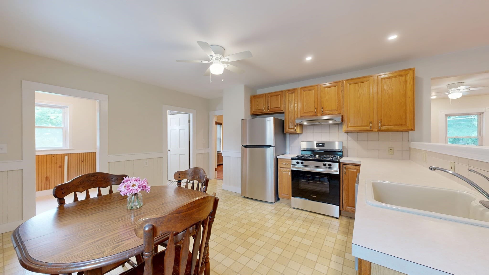 Single Family Residence at 408 Park Street, North Reading MA 01864, photo 6 of 30