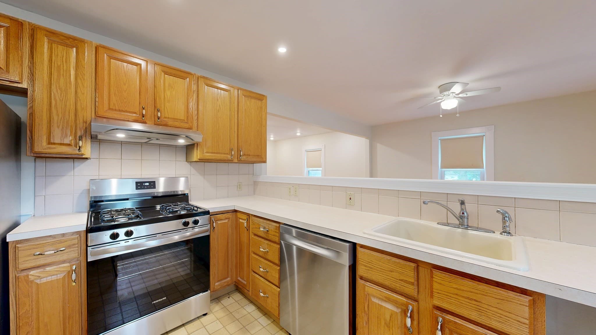 Single Family Residence at 408 Park Street, North Reading MA 01864, photo 7 of 30