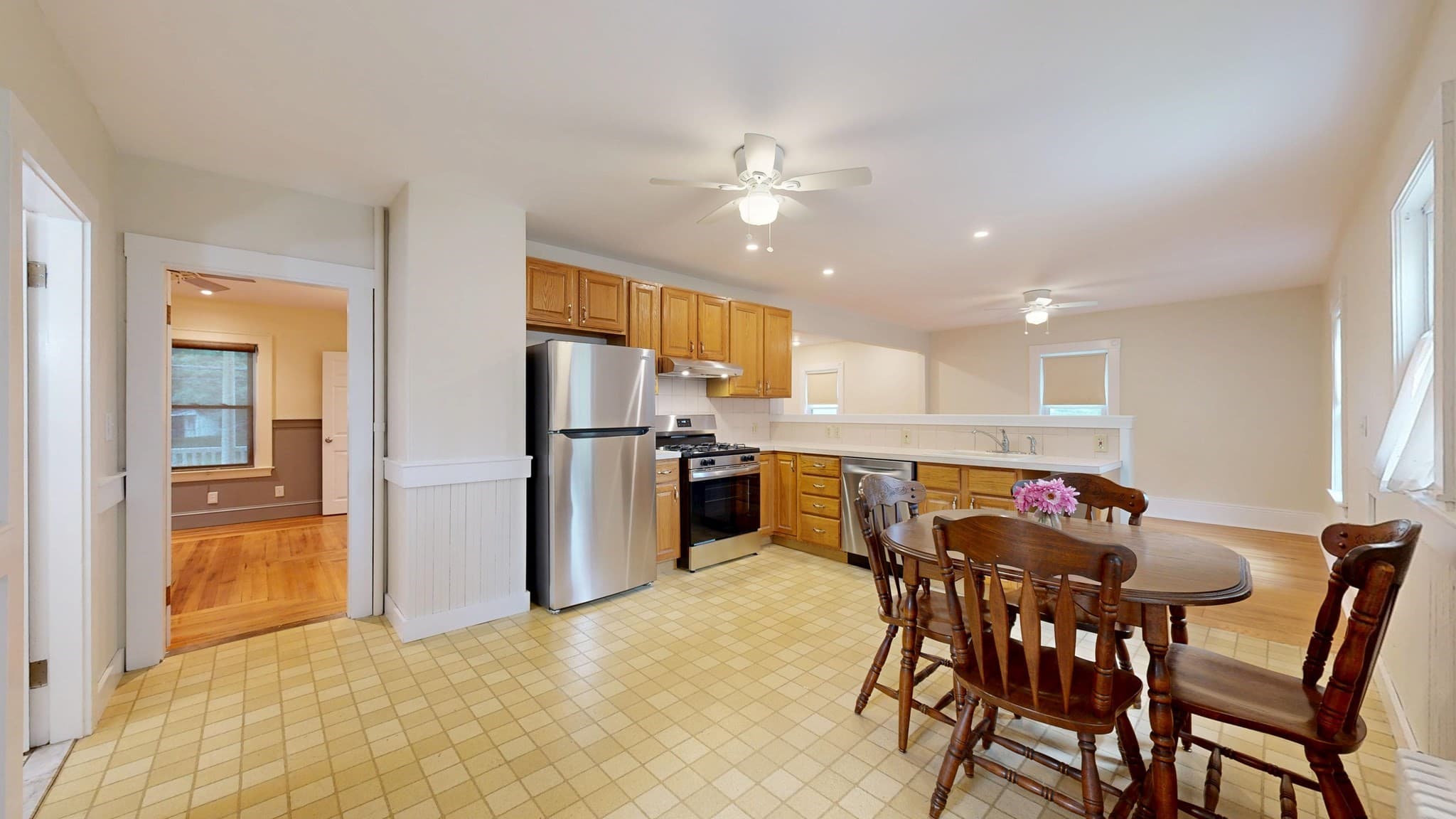 Single Family Residence at 408 Park Street, North Reading MA 01864, photo 9 of 30