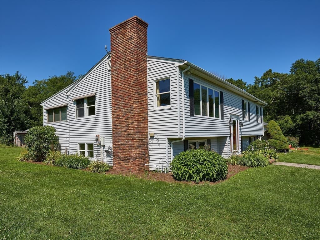 554 Sharps Lot Road, Swansea MA 02777 photo 3
