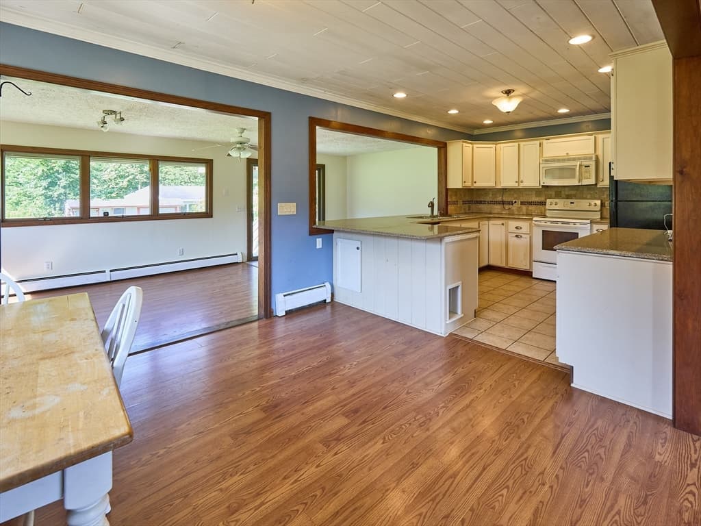 554 Sharps Lot Road, Swansea MA 02777 photo 9