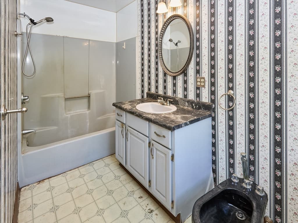 554 Sharps Lot Road, Swansea MA 02777 photo 18