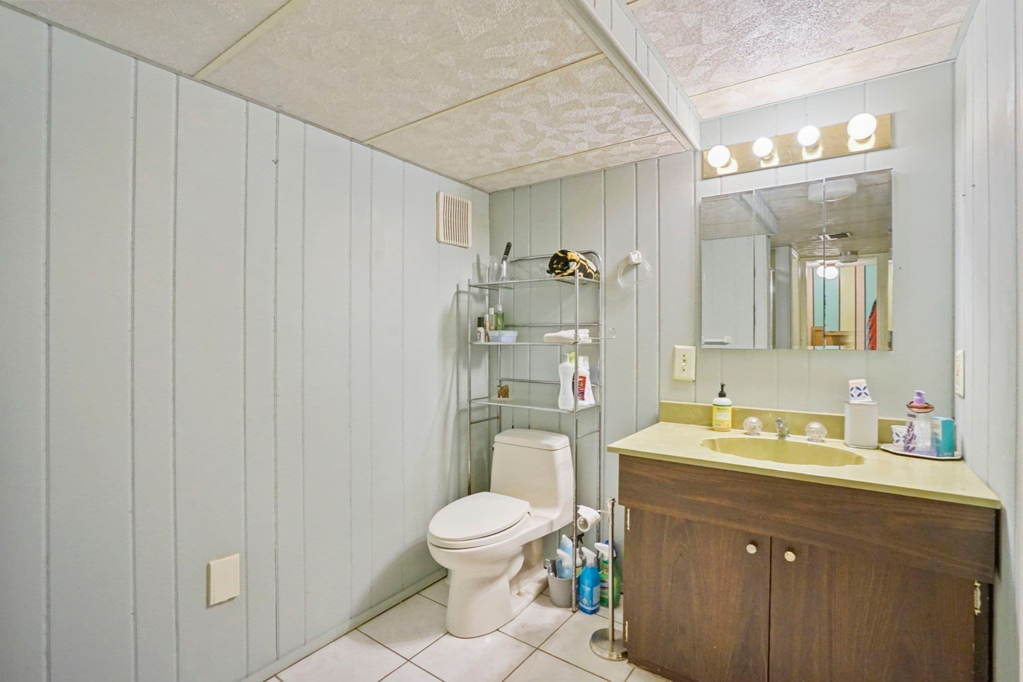 Single Family Residence at 30 Dicsal Ln, Holyoke MA 01040, Holyoke, photo 33 of 41