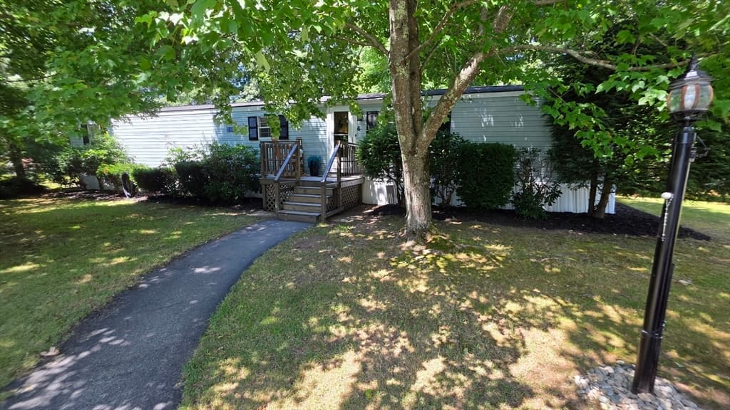 6 Saturn Ln, Nashua NH 03062 photo 2