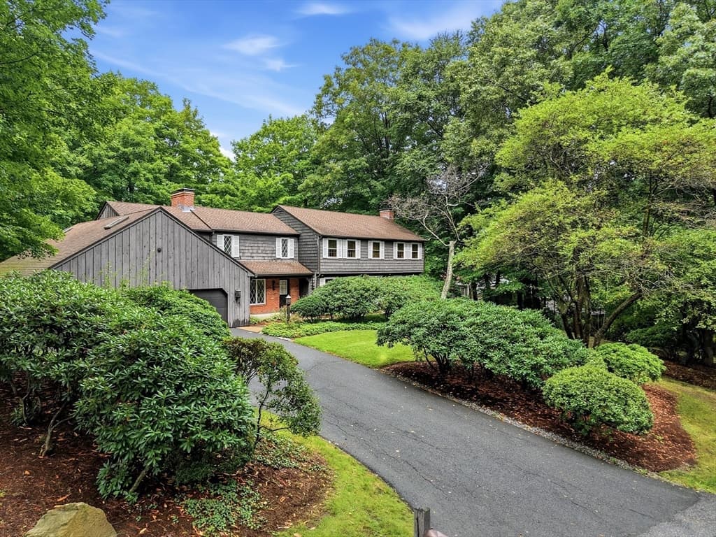 3 Hilltop Dr, Wilbraham MA 01095 photo 4