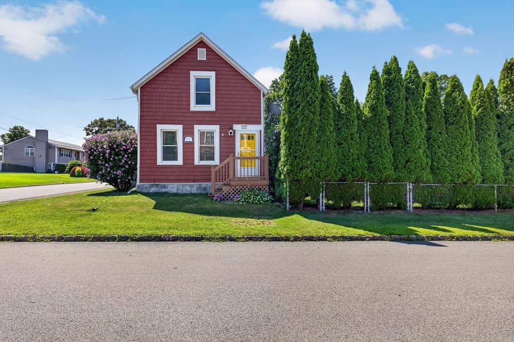 117 Bridge St, Fairhaven MA 02719 photo 2