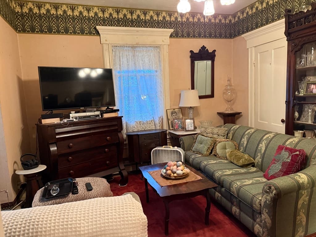 8 Hawes St, Fitchburg MA 01420 photo 7