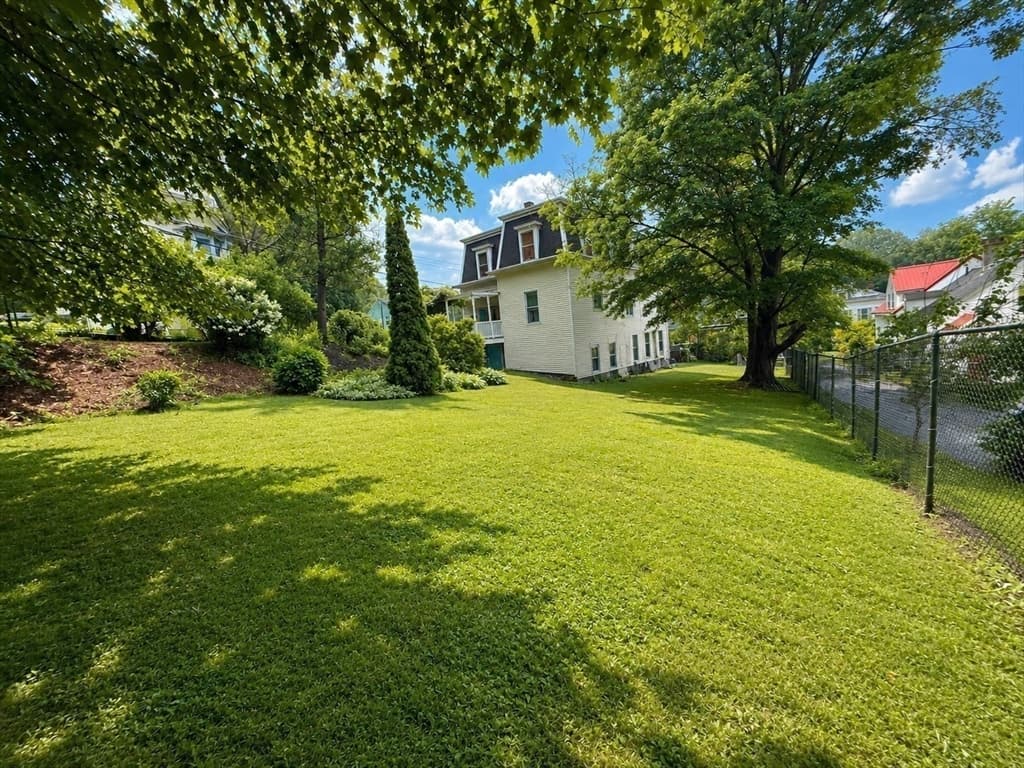 8 Hawes St, Fitchburg MA 01420 photo 5