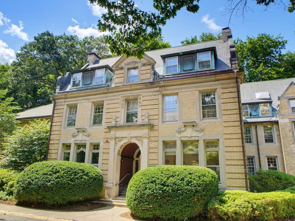 65 Glen Rd # H4, Brookline MA 02445