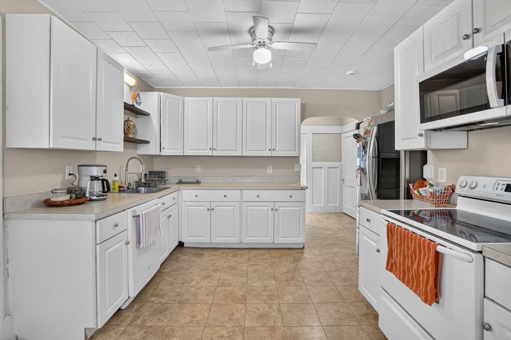 22 Fruit St, Leominster MA 01453 photo 12