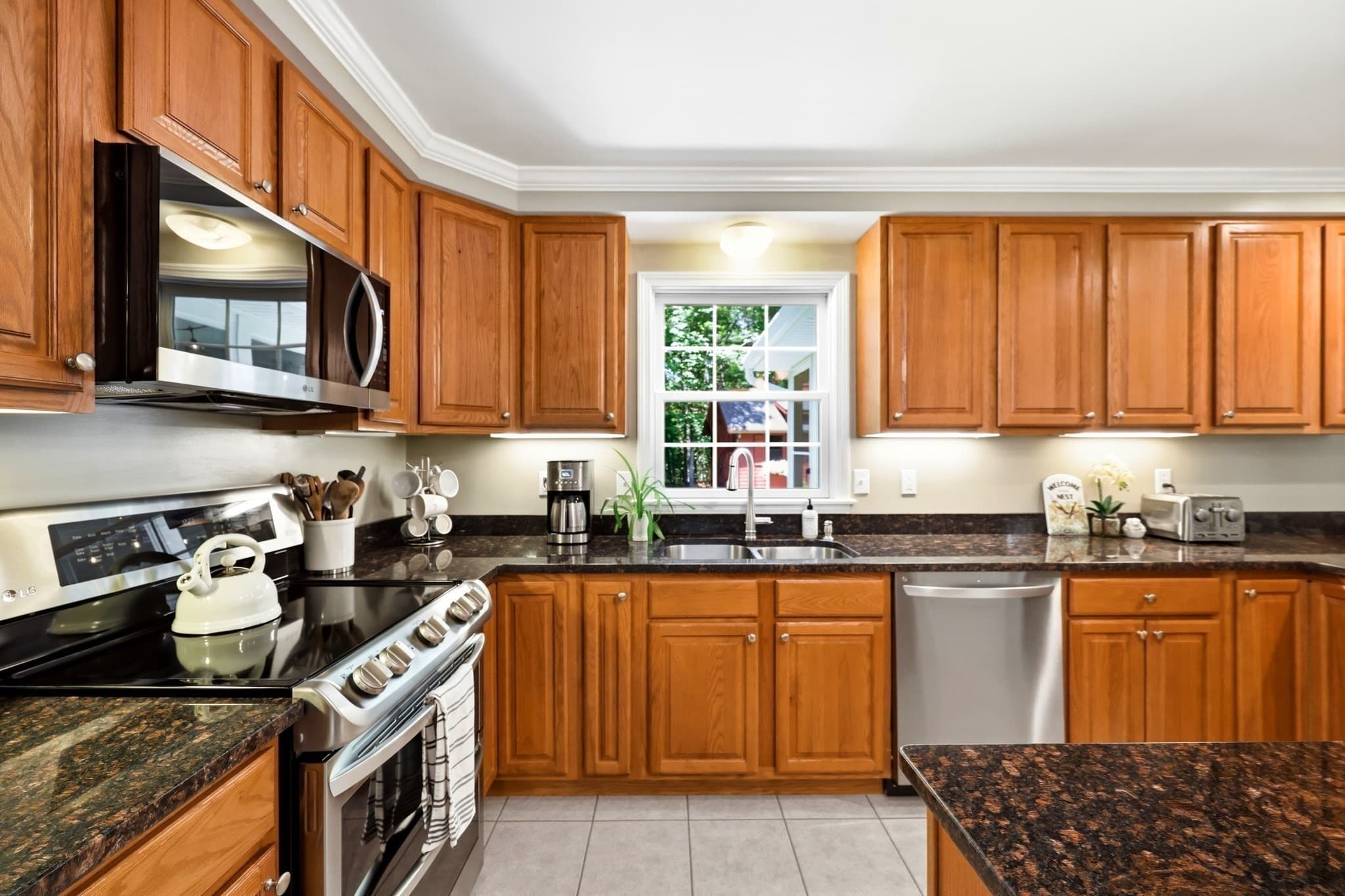 Single Family Residence at 106 Valley Rd, Southampton MA 01073, Southampton, photo 22 of 40