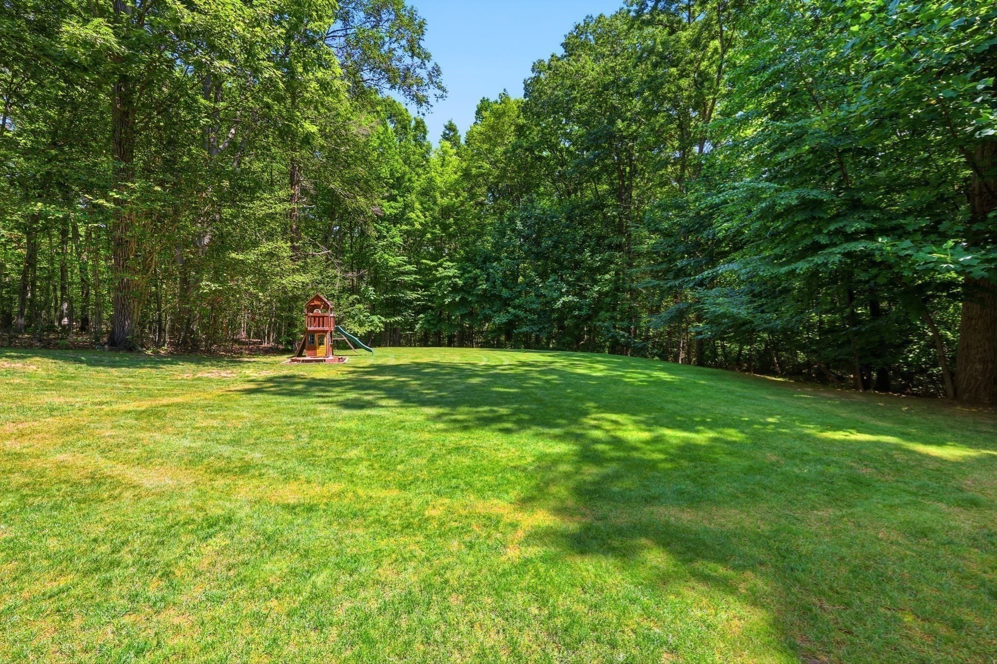 Single Family Residence at 106 Valley Rd, Southampton MA 01073, Southampton, photo 7 of 40