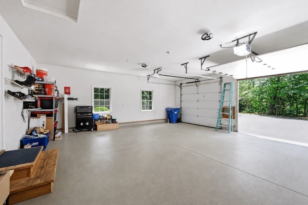 Single Family Residence at 106 Valley Rd, Southampton MA 01073, Southampton, photo 8 of 40