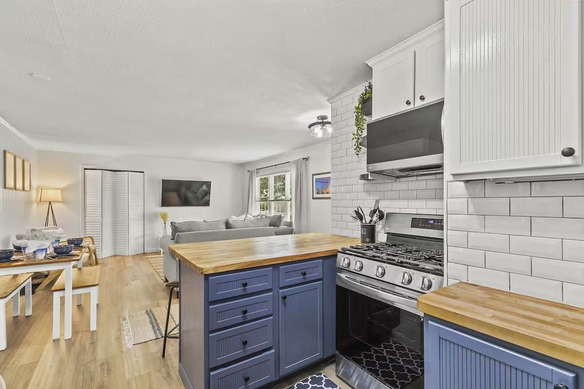 Condominium at 230 Gosnold, Barnstable MA 02601, photo 14 of 40