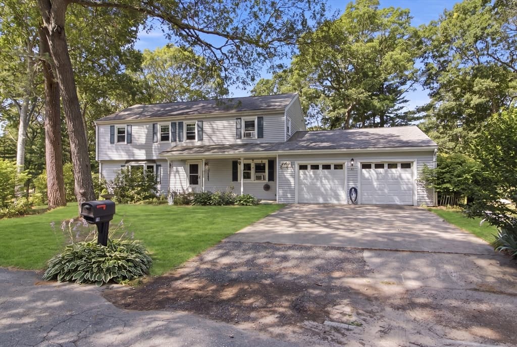 10 Roberta Drive, Wareham MA 02532