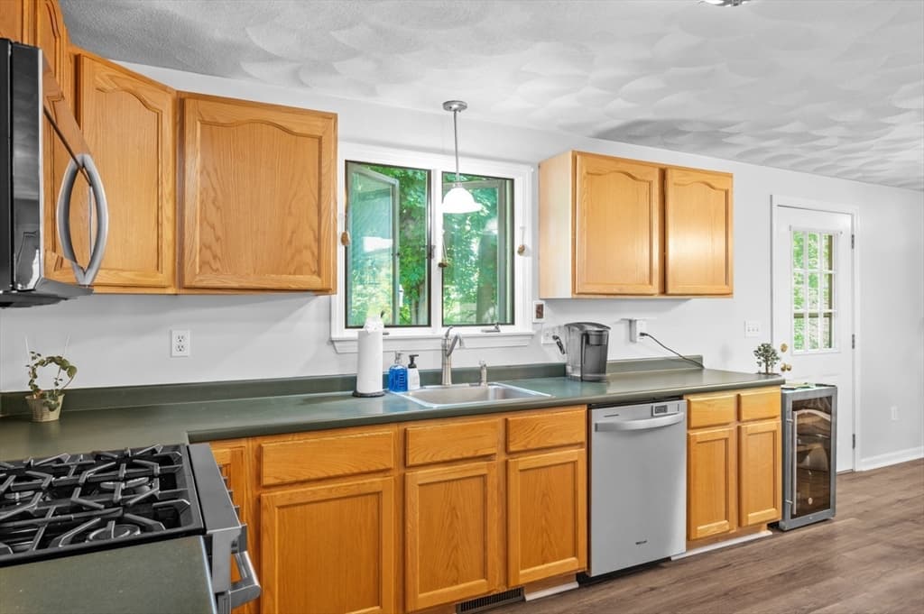 11 Fleming St, Lowell MA 01851 photo 5