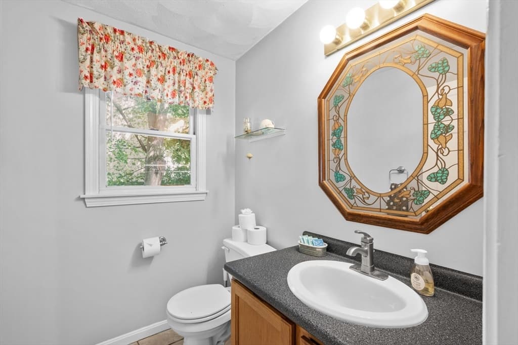 11 Fleming St, Lowell MA 01851 photo 11
