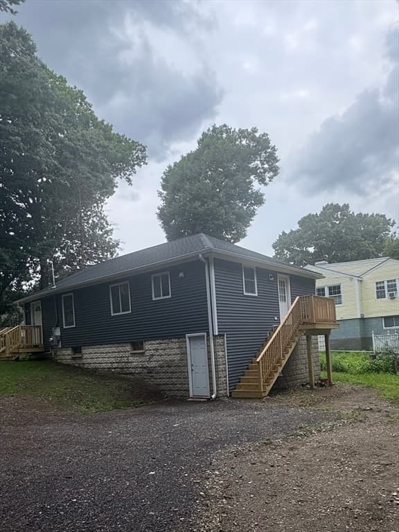 8 Robertson Dr, Shrewsbury MA 01545 photo 2
