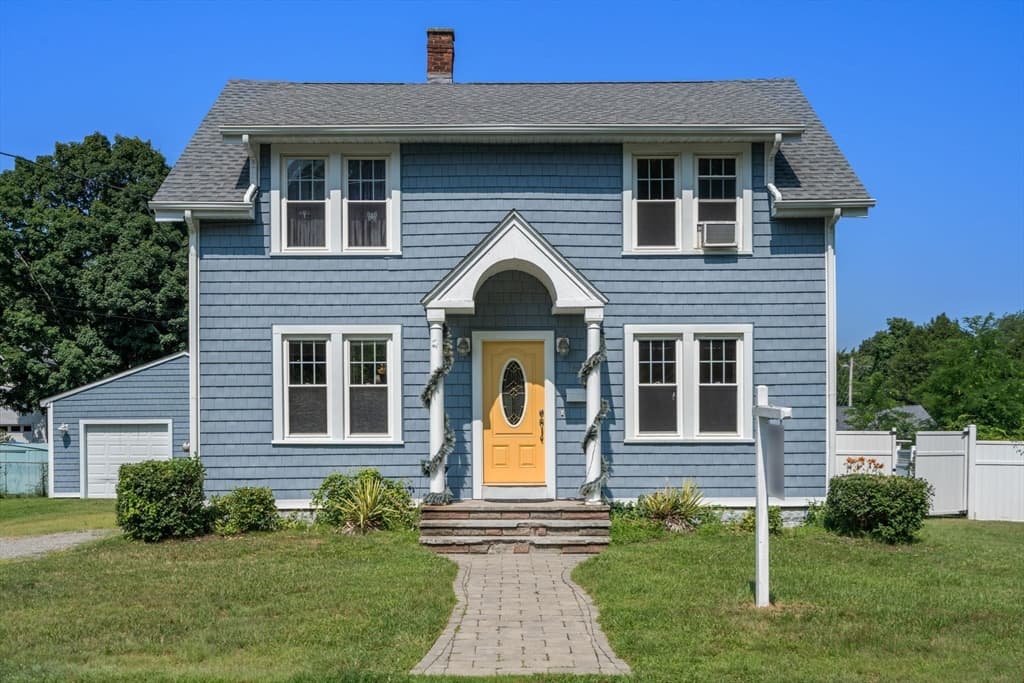 32 Wilmont St, Chicopee MA 01013