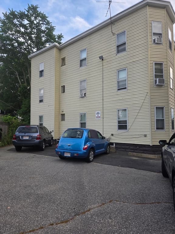 109 Grover St, Springfield MA 01104 photo 5
