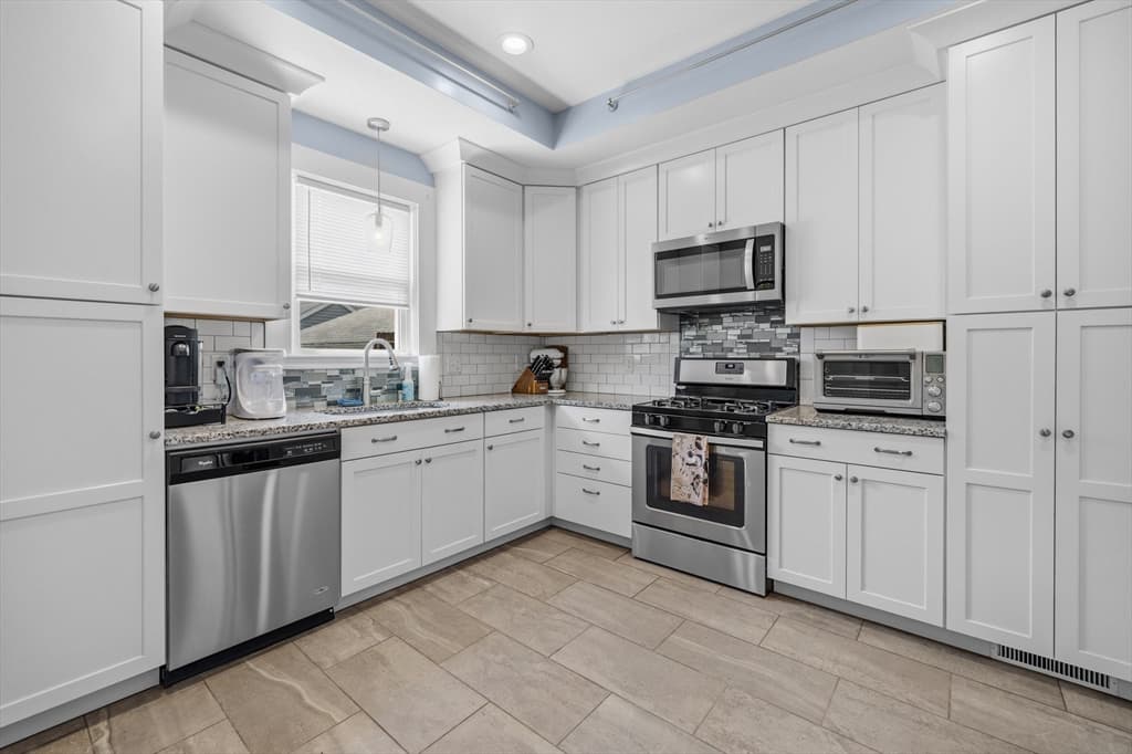 109 Stephen St, Dartmouth MA 02748 photo 3