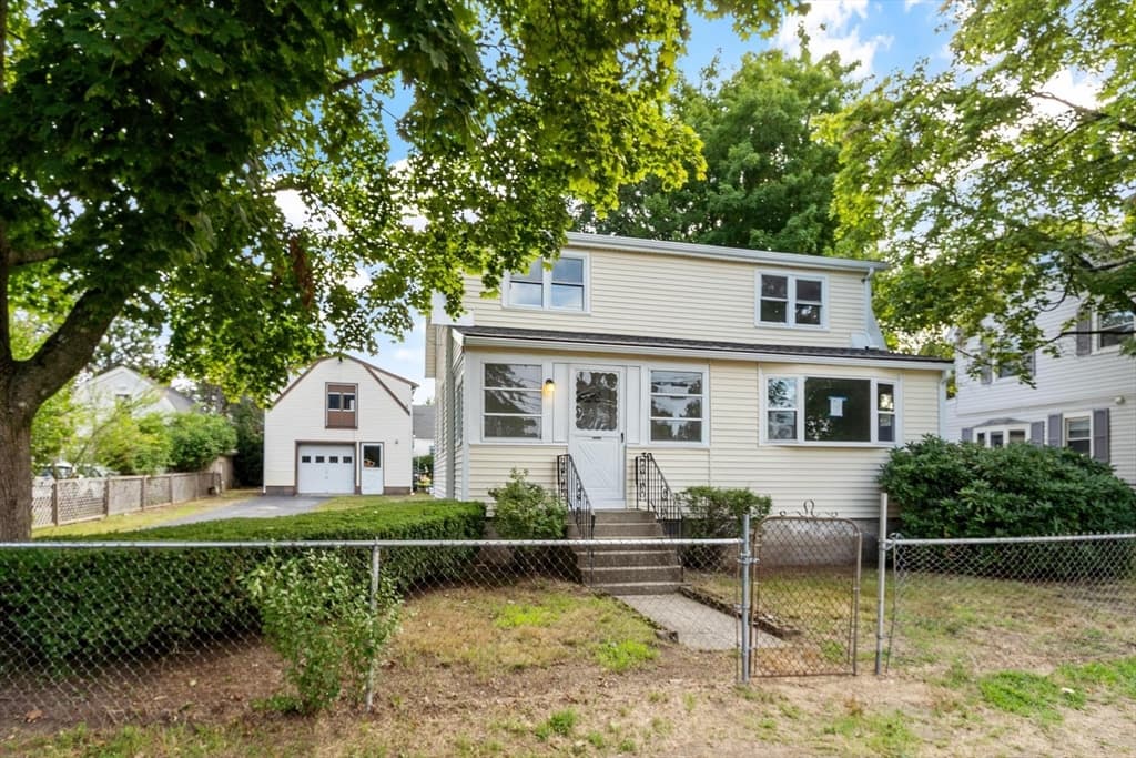 30 Hooper Rd, Dedham MA 02026