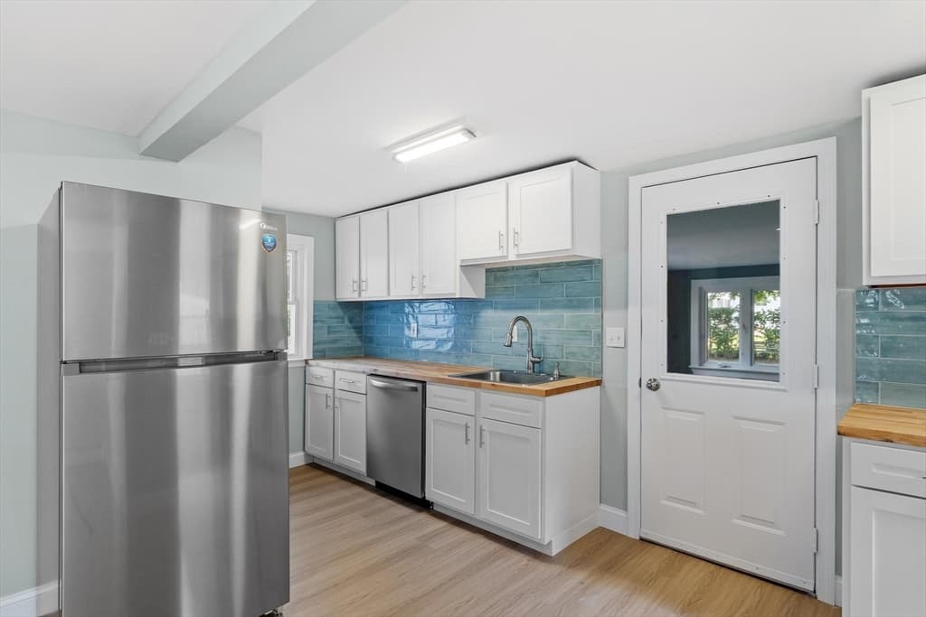 30 Hooper Rd, Dedham MA 02026 photo 4