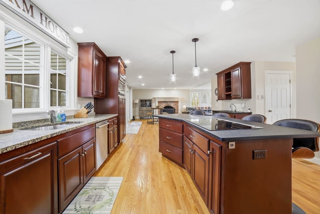 Single Family Residence at 8 Alstead, Millbury MA 01527, Millbury, photo 6 of 39