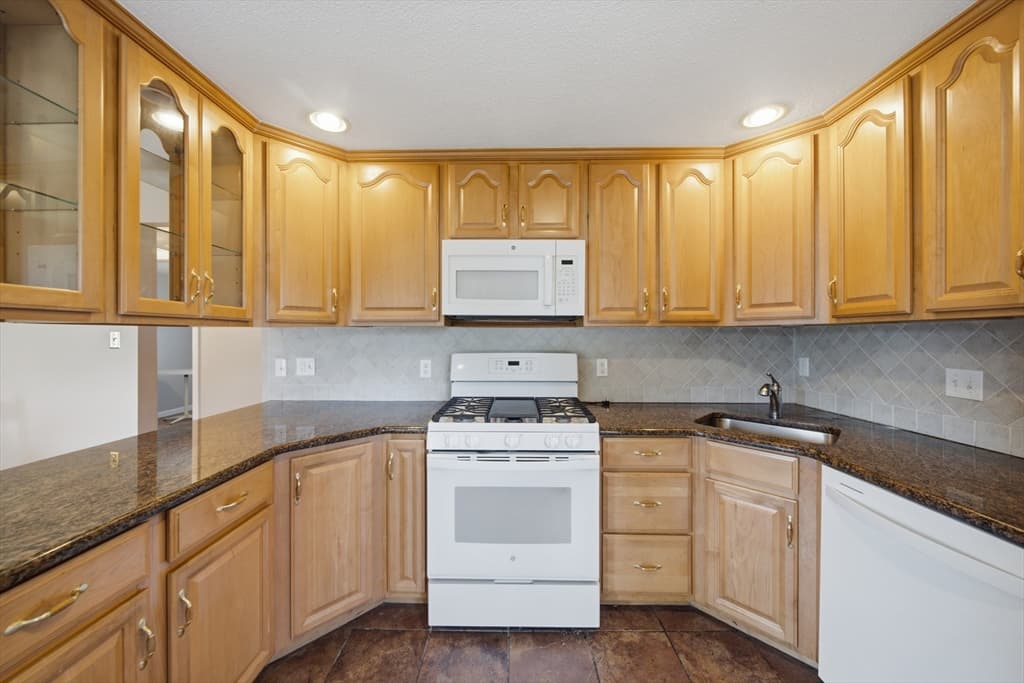 159 Mountainview Rd, East Longmeadow MA 01028 photo 12