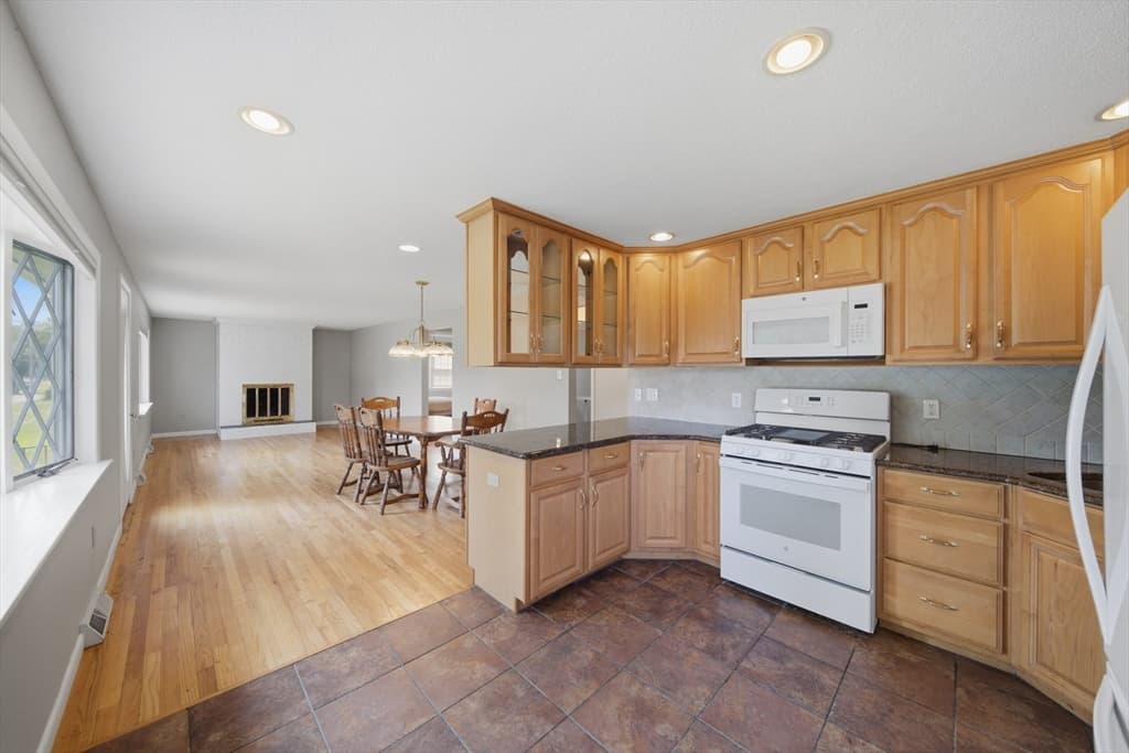 159 Mountainview Rd, East Longmeadow MA 01028 photo 11