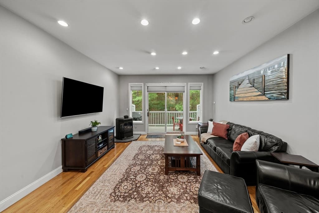 703 Sherwood Forest Ln # 703, Saugus MA 01906 photo 13