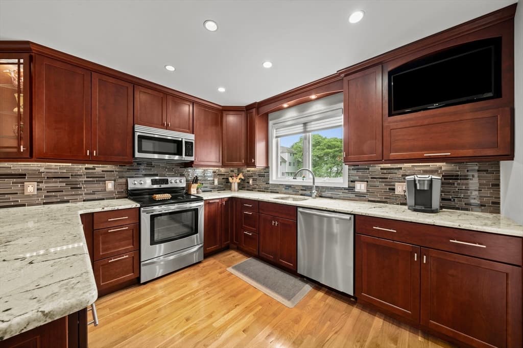 703 Sherwood Forest Ln # 703, Saugus MA 01906 photo 5