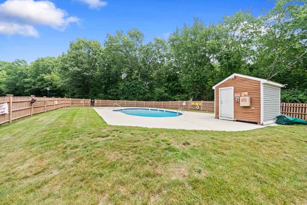 703 Sherwood Forest Ln # 703, Saugus MA 01906 photo 35