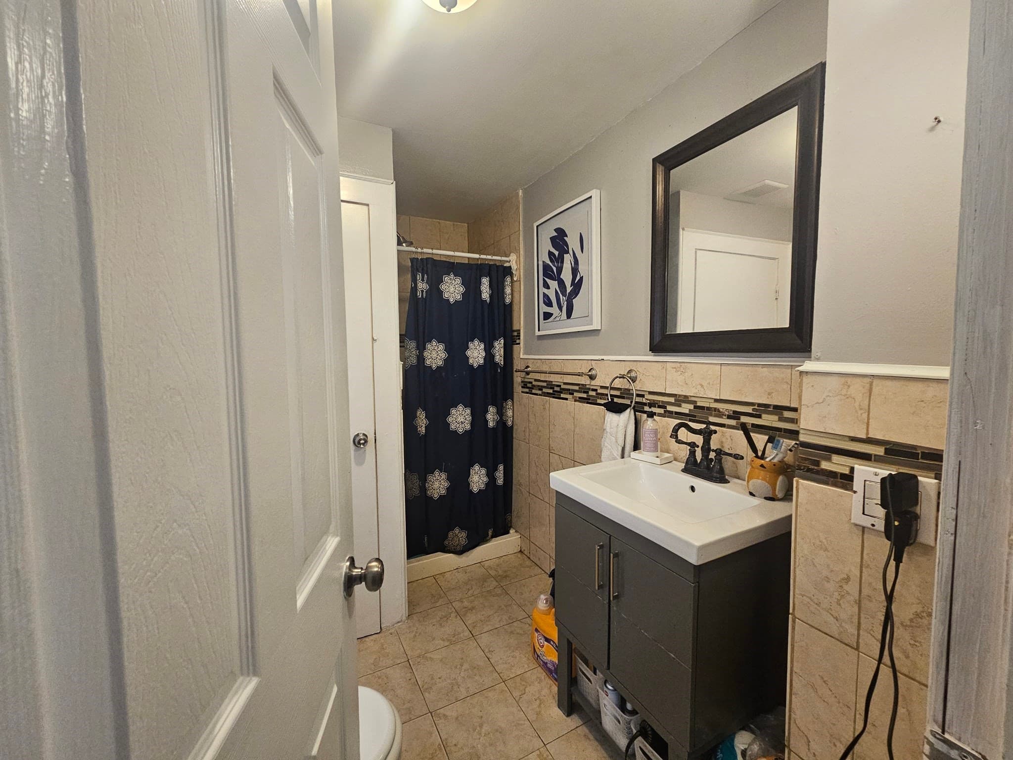 Single Family Residence at 35 Farmland Rd, Lowell MA 01850, photo 14 of 36