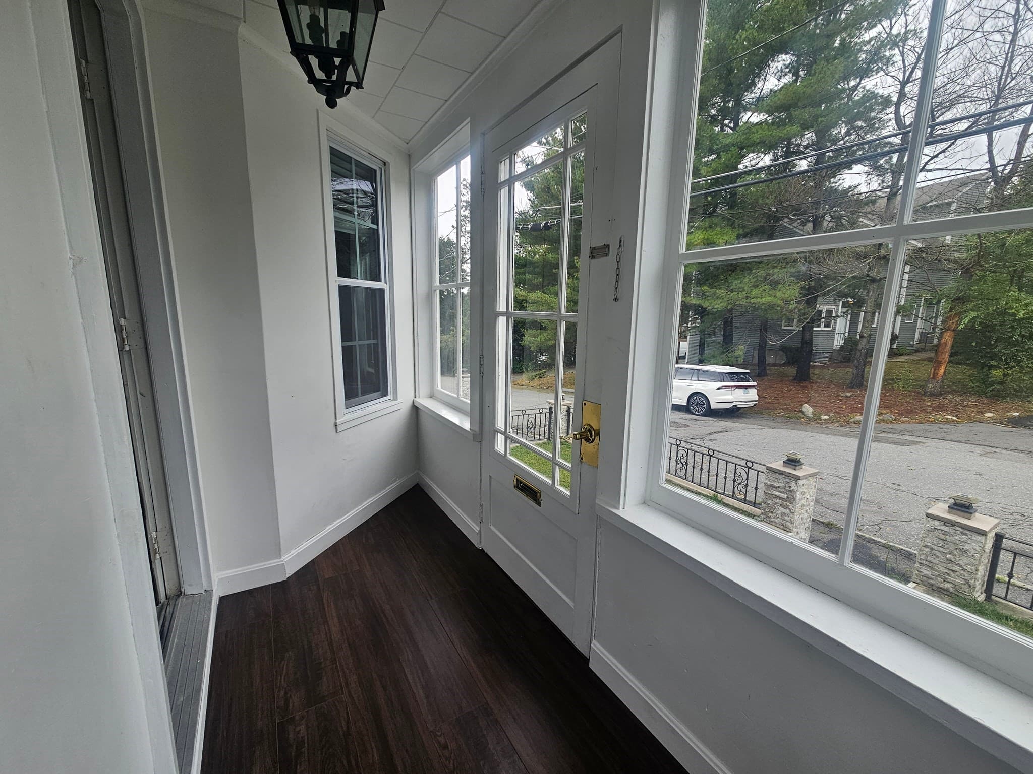 Single Family Residence at 35 Farmland Rd, Lowell MA 01850, photo 4 of 36